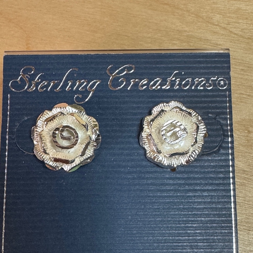 Sterling silver relief use stud earrings